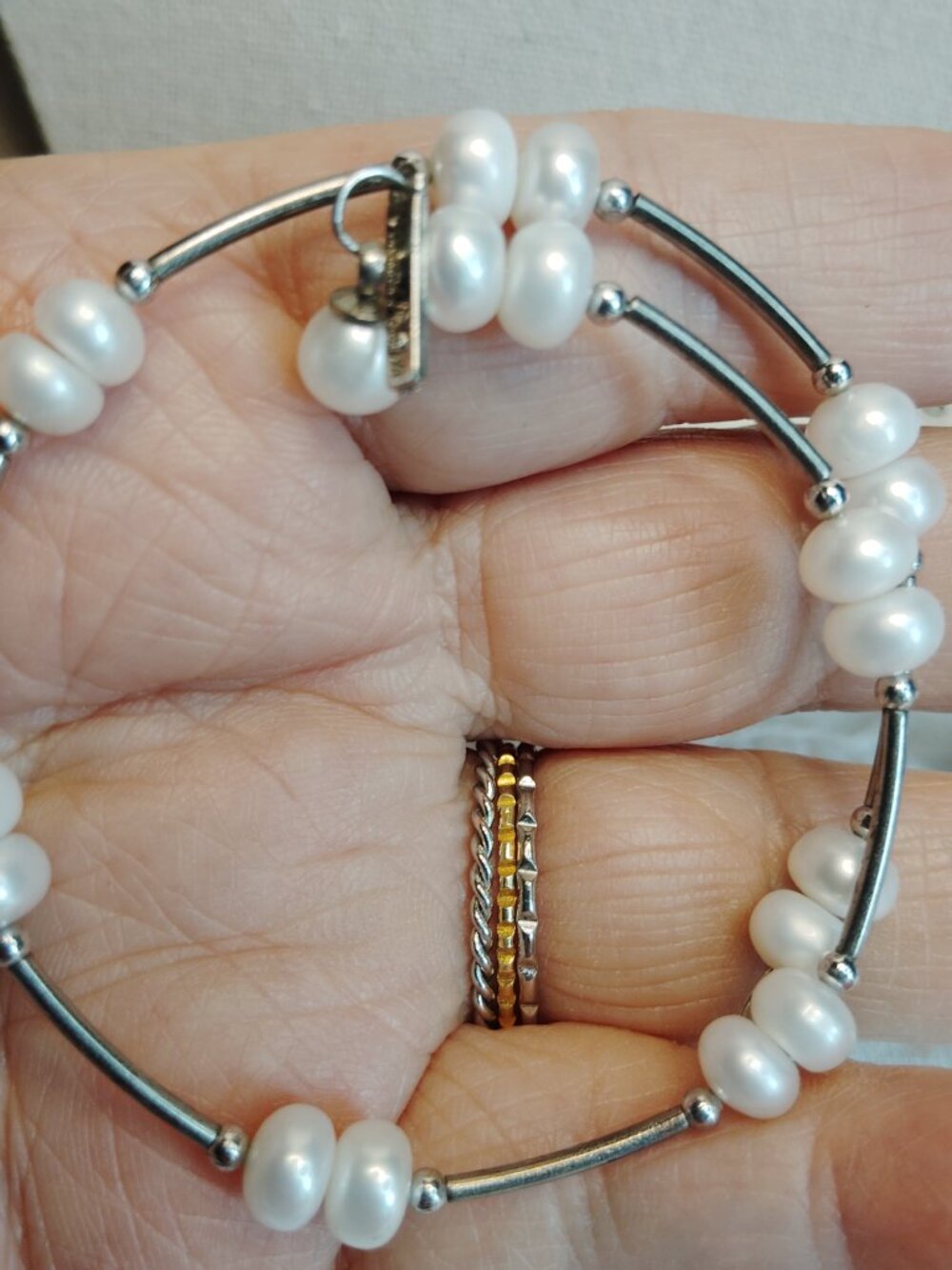 Vantel Pearls “Swirl of Pearls” Memory Wire Bracelet – White Freshwater Pearls